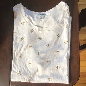 NWOT Old Navy white tshirt with gold detail